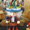Casse-Noisette avec chapeau sapin et Mickey / Minnie