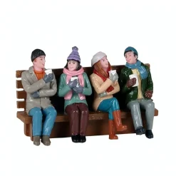 Chocolat chaud sur un banc