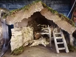 Crèche en bois lulineuse