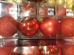 Lot de boules rouges