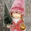 Posture – Petite fille et son sapin