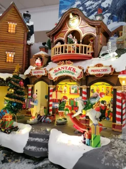 Santa&rsquo;s Work Shop – Lemax