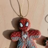 Suspension pain d’épices Spiderman