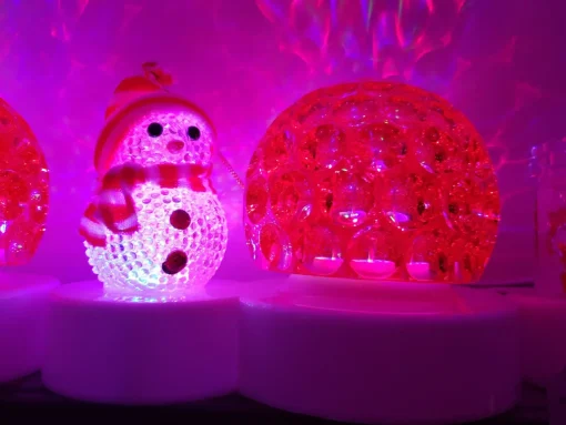 Veilleuse rouge – Bonhomme de neige